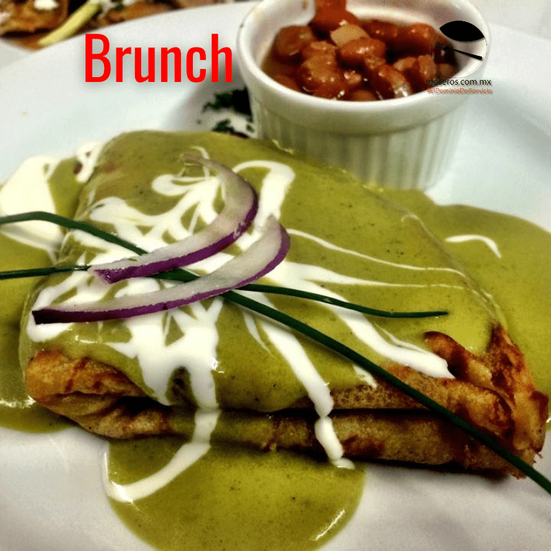 Desayunos y brunch Crepas con salsa de poblano